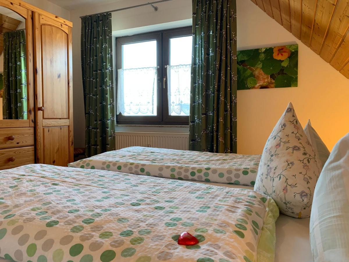 Gaestehaus Hundelbach Lenzkirch Bagian luar foto